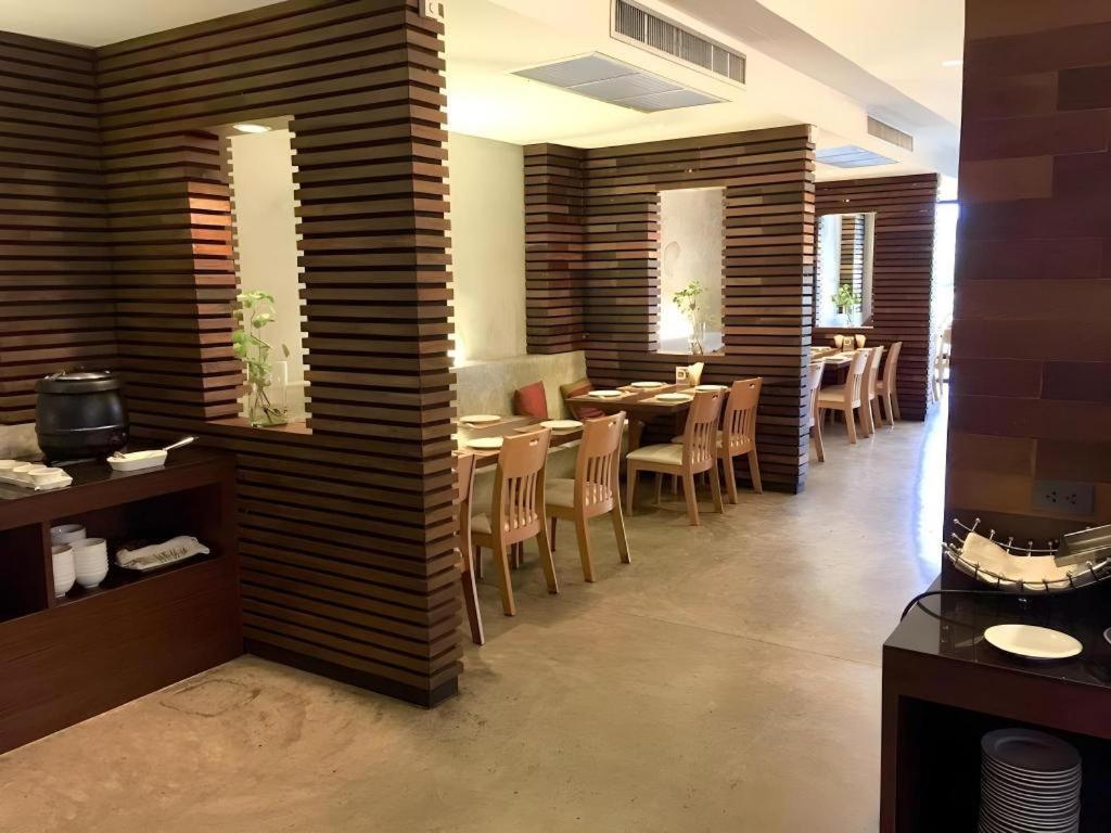 Klim Hotel Бурирам Экстерьер фото