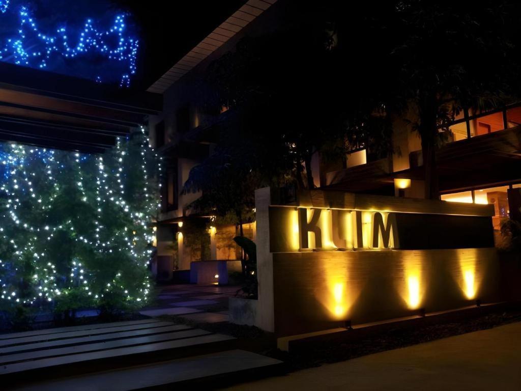 Klim Hotel Бурирам Экстерьер фото