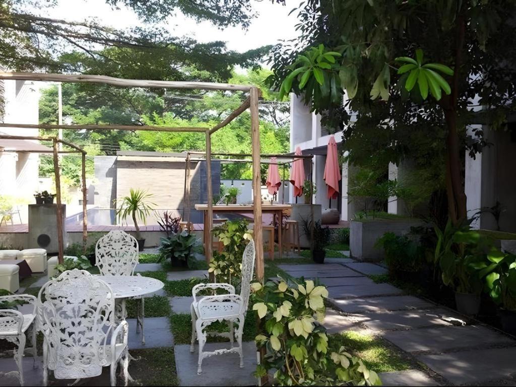 Klim Hotel Бурирам Экстерьер фото